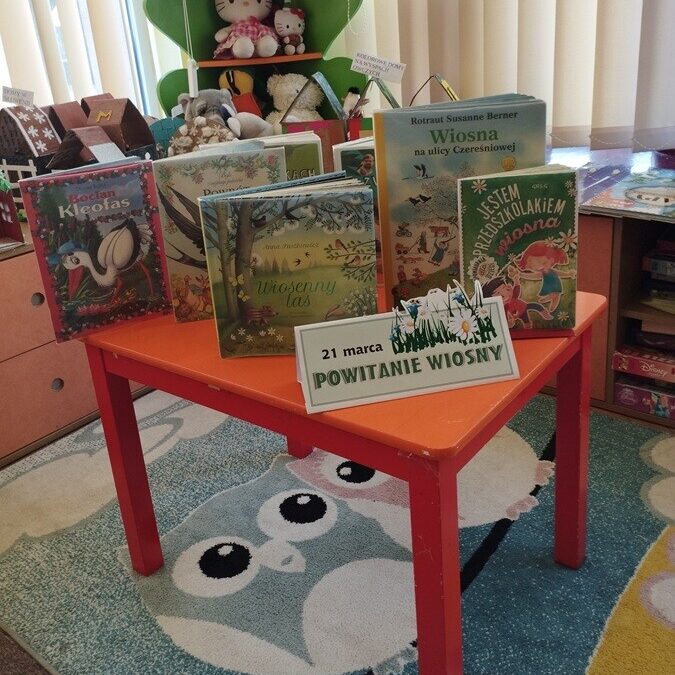 W bibliotece grupa Pszczółki